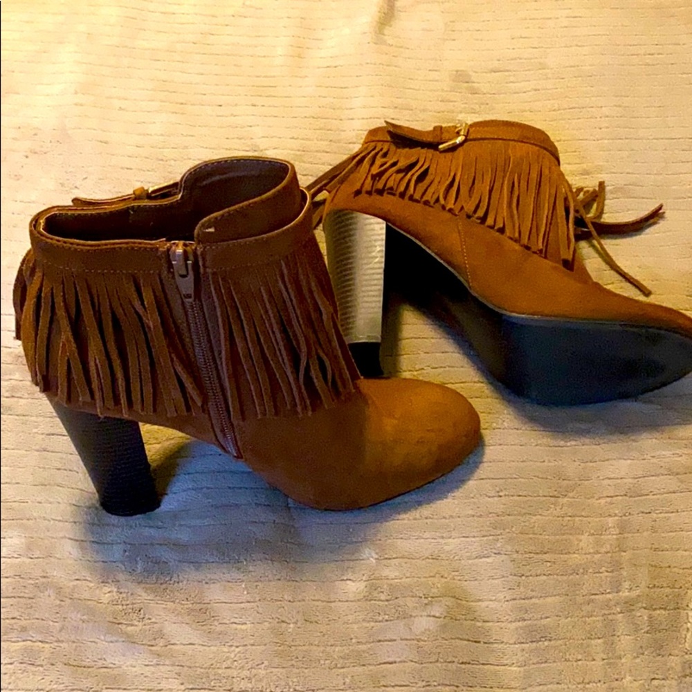 Size 9 Material Girl boots.